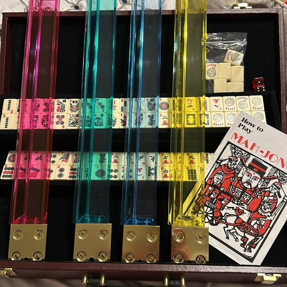 Mah-Jongg set with case. - Picture 9 of 12